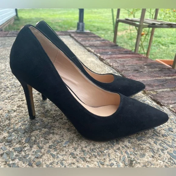 Black Velvet Catherine Malandrino Heels - Picture 5 of 10